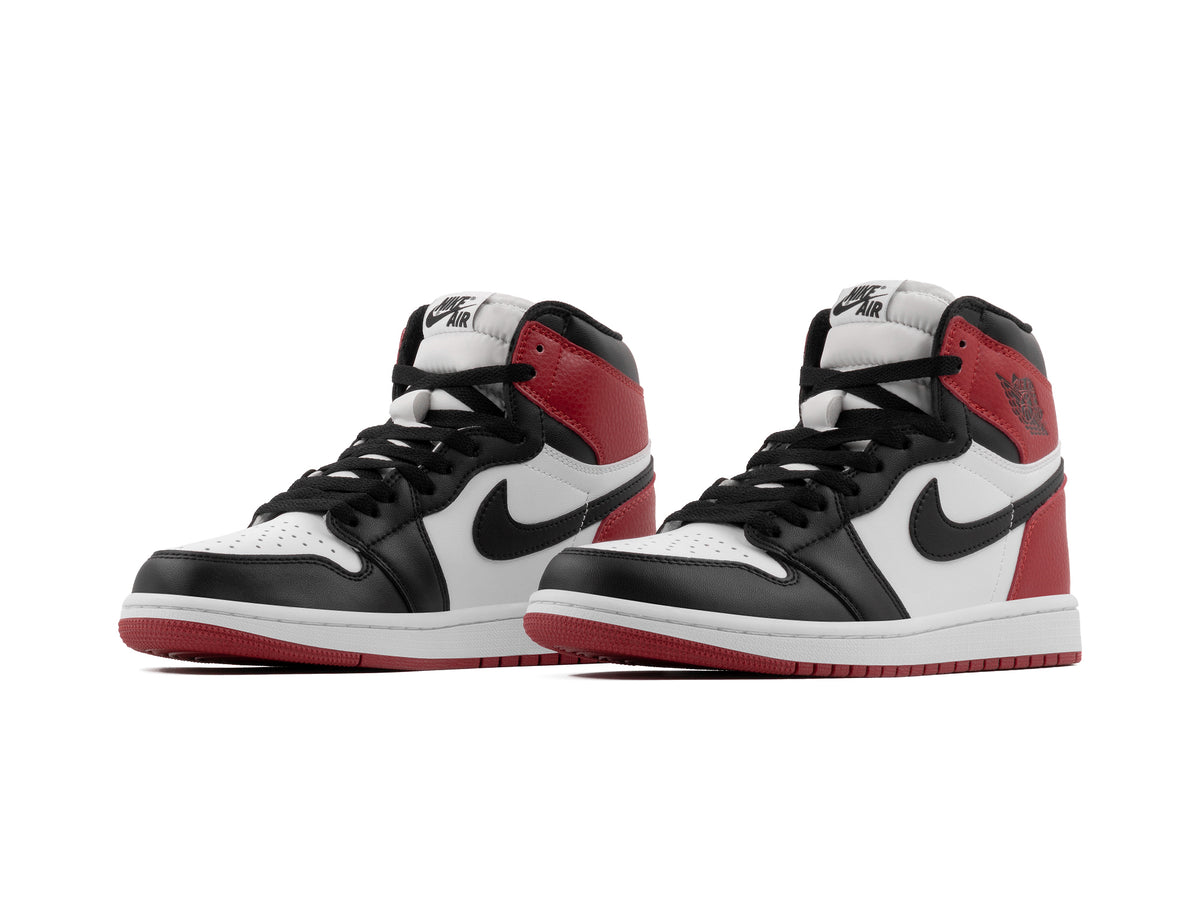 Tenis Retro 1 High OG Black Toe Importado