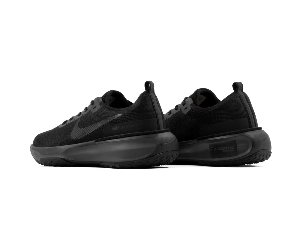 Tenis Zoom X Invincible 3 Triple Black Importado