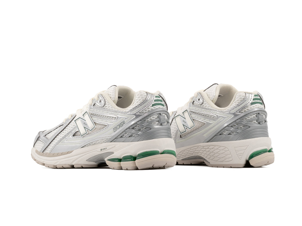 Tenis New Balance 1906R Light Greenish Brown Metallic Silver Importado