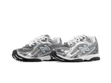 Paq 6 Pares Tenis New Balance 204L Gris Plata Oxford 1.1 Premium 23/26.5