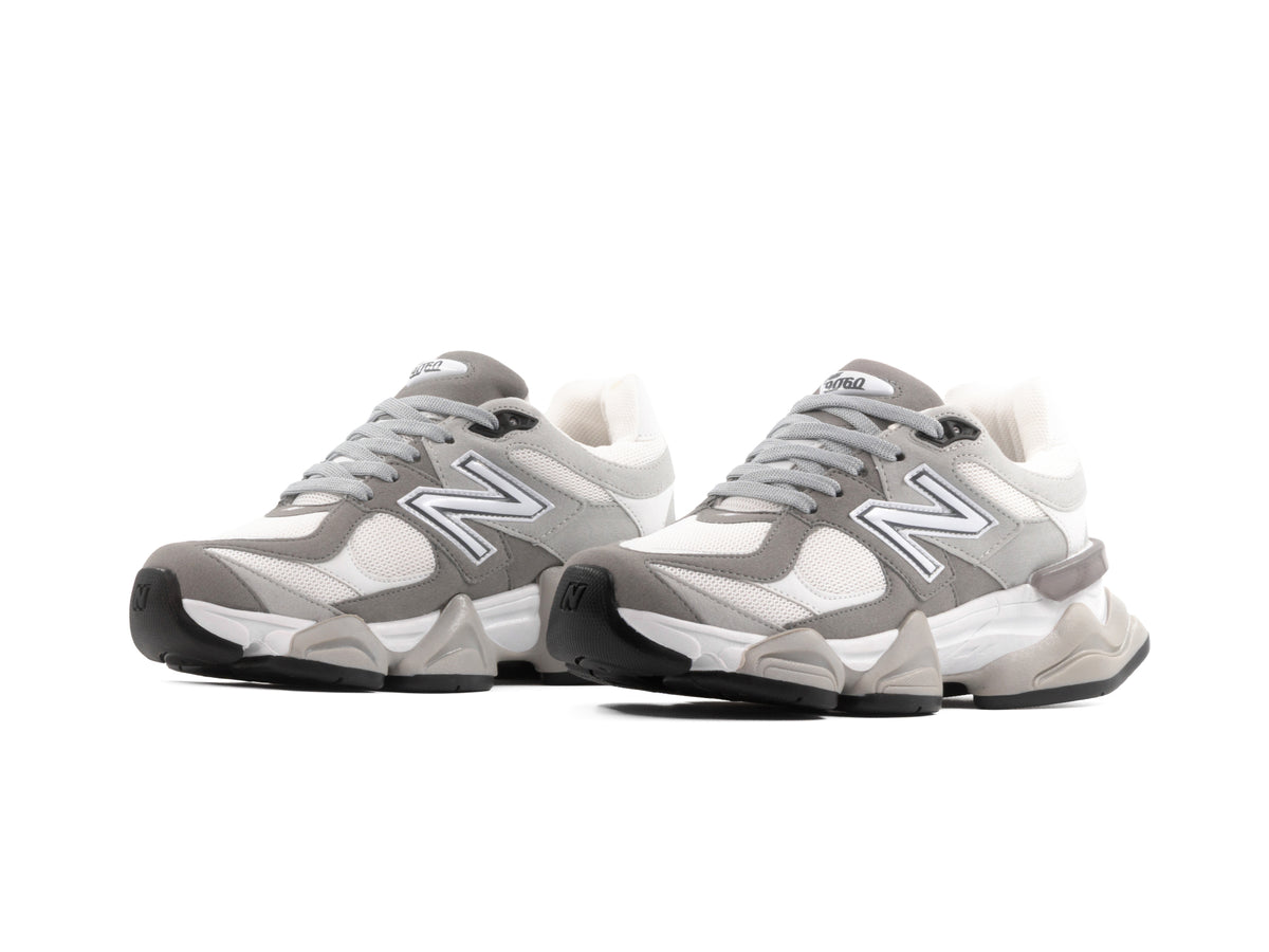 Tenis New Balance 9060 Blanco Oxford Gris