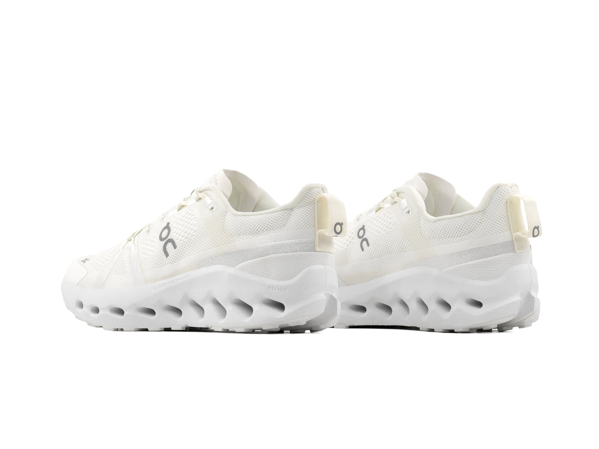 Tenis On Cloudsurfer Trail Triple White Importado